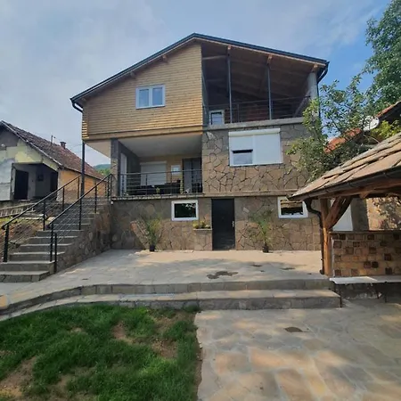 Nemir Zavojsko Jezero 아파트