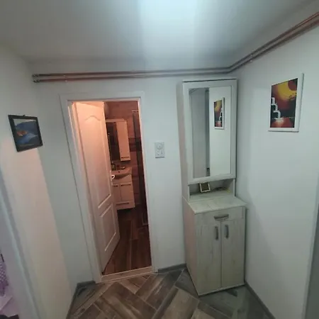 Nemir Zavojsko Jezero 아파트