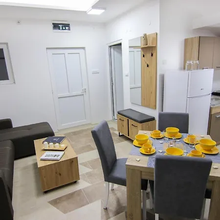 Nemir Zavojsko Jezero 아파트