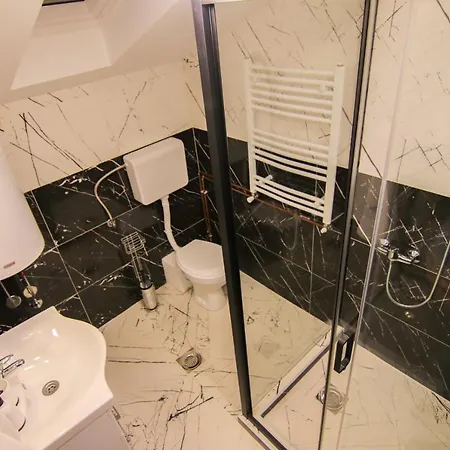 Nemir Zavojsko Jezero 아파트 *