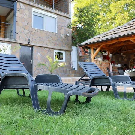 Nemir Zavojsko Jezero 아파트 *