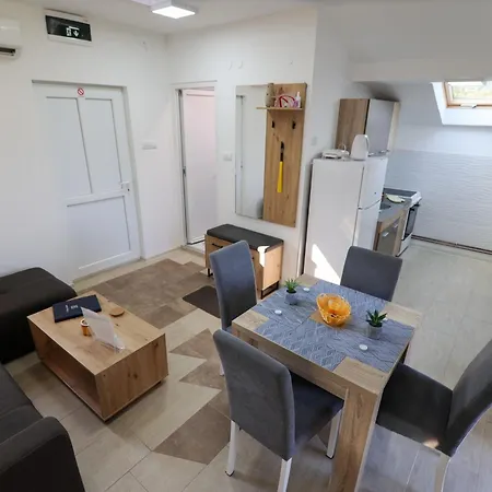 아파트 Nemir Zavojsko Jezero